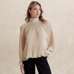 PLEATED VOLUME-SLEEVE BLOUSE Banana Republic Factory
